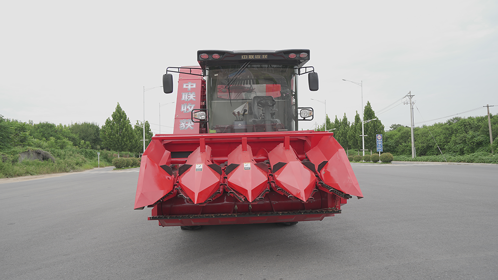 尊龙凯时官网4YZJ-4型自走式玉米穗茎收获机
